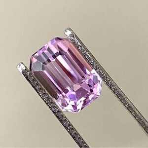 7.71 Natural Top Beautiful Pink Kunzite Faceted Gems.